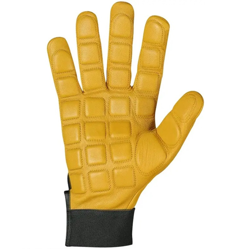 Yellow Gloves, Lighthouse
