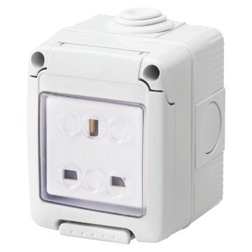GEWISS GW27843, Carcasă etanșă cu dispozitive de sistem, Cu priză 2P+E 13A, Standard britanic, IP55, Gri RAL 7035