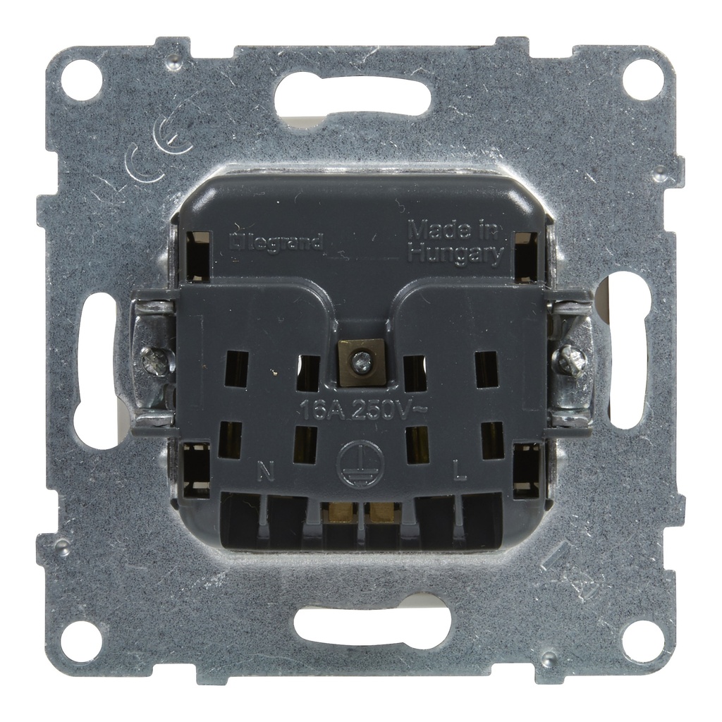 LEGRAND 721185, 2P+E Socket, French Standard, Without Child Protection, White