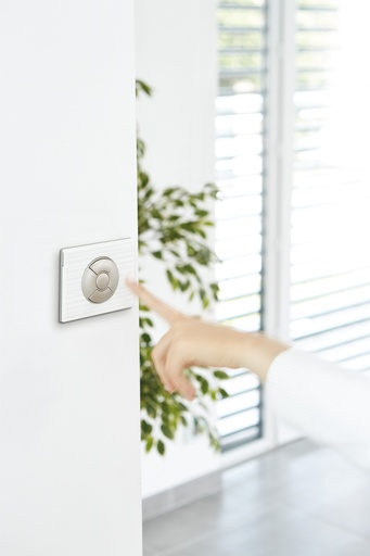 [PTG013.02090] LEGRAND 069011, Céliane Plate, Materials, 1 Module, Fluted Corian